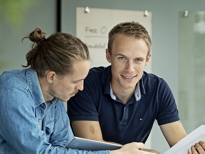 Image and text grid 1